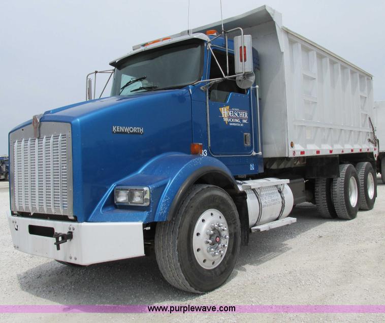 image for item AN9051 1999 Kenworth T800 dump truck