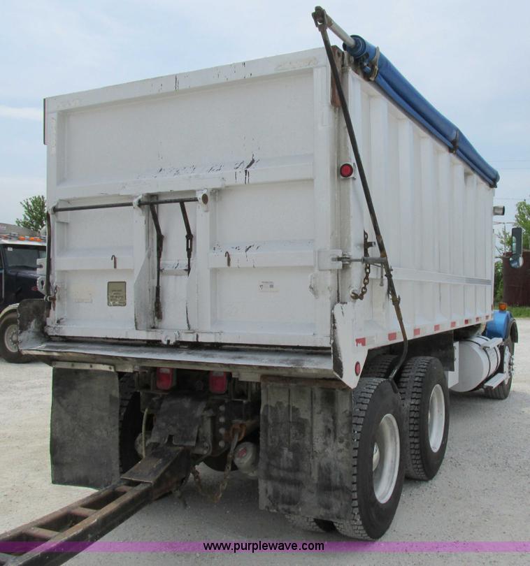 image for item AN9051 1999 Kenworth T800 dump truck