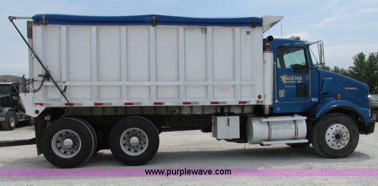 image for item AN9051 1999 Kenworth T800 dump truck