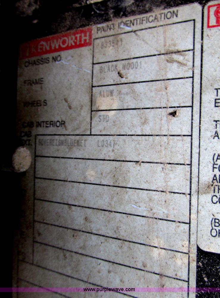 image for item AN9051 1999 Kenworth T800 dump truck