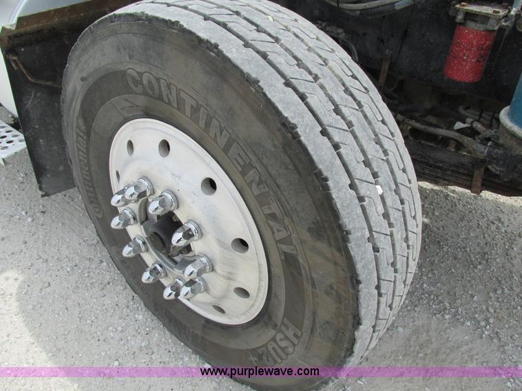 image for item AN9051 1999 Kenworth T800 dump truck