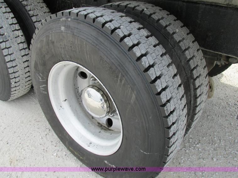 image for item AN9051 1999 Kenworth T800 dump truck