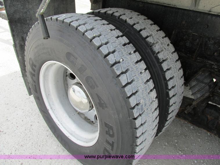 image for item AN9051 1999 Kenworth T800 dump truck