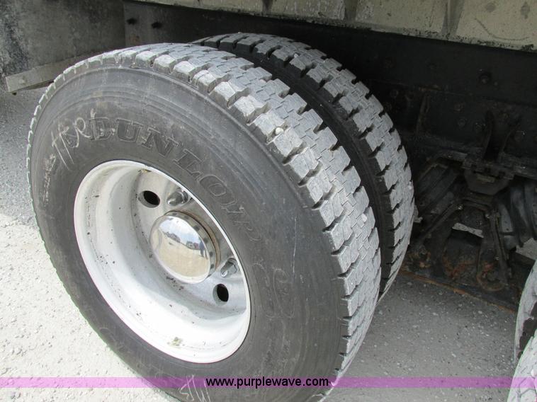 image for item AN9051 1999 Kenworth T800 dump truck