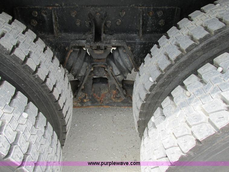 image for item AN9051 1999 Kenworth T800 dump truck