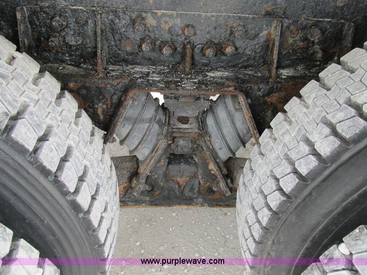 image for item AN9051 1999 Kenworth T800 dump truck