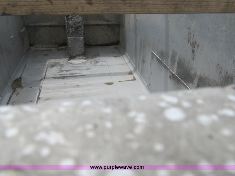 image for item AN9051 1999 Kenworth T800 dump truck