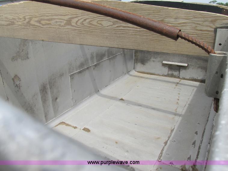 image for item AN9051 1999 Kenworth T800 dump truck