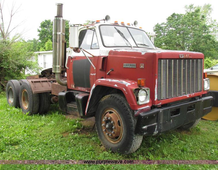 image for item AN9056 1981 GMC Brigadier semi truck