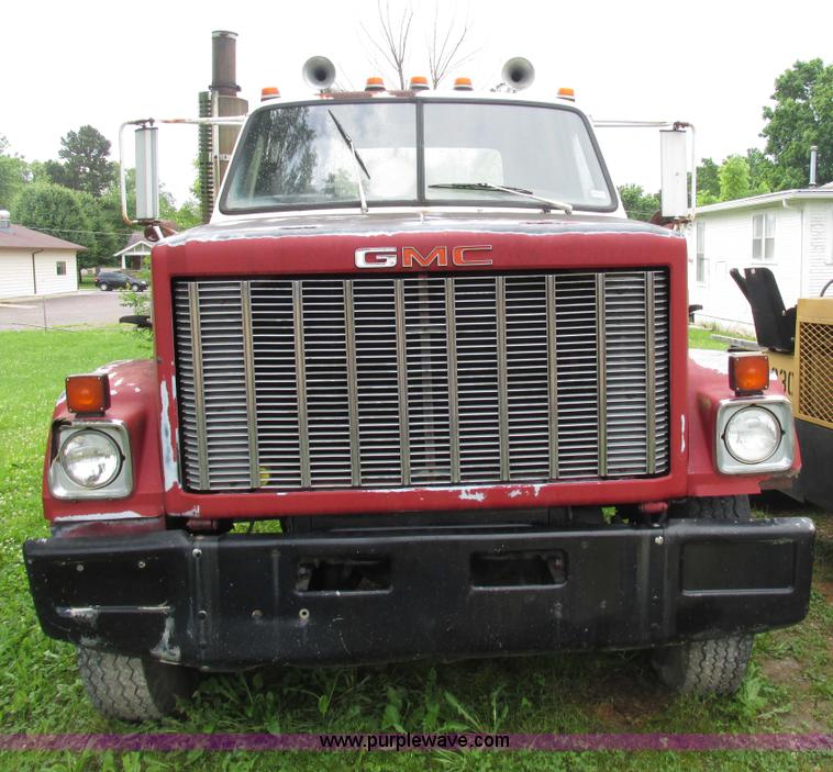image for item AN9056 1981 GMC Brigadier semi truck