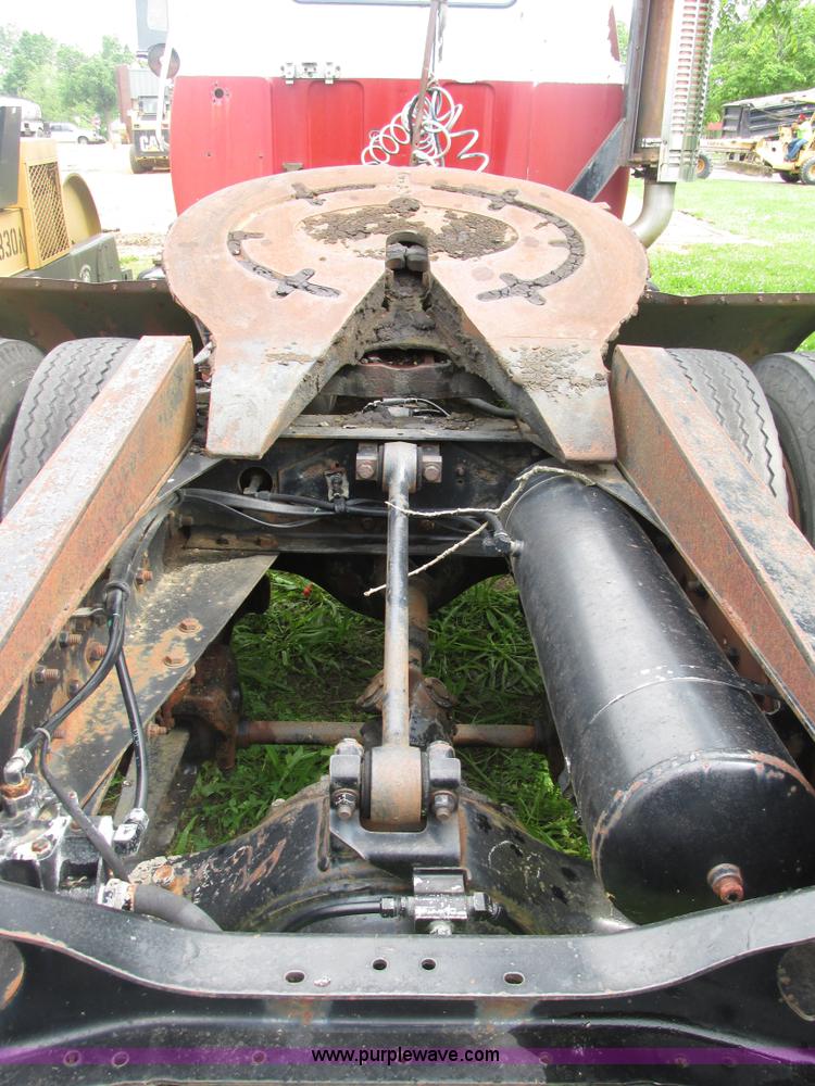 image for item AN9056 1981 GMC Brigadier semi truck