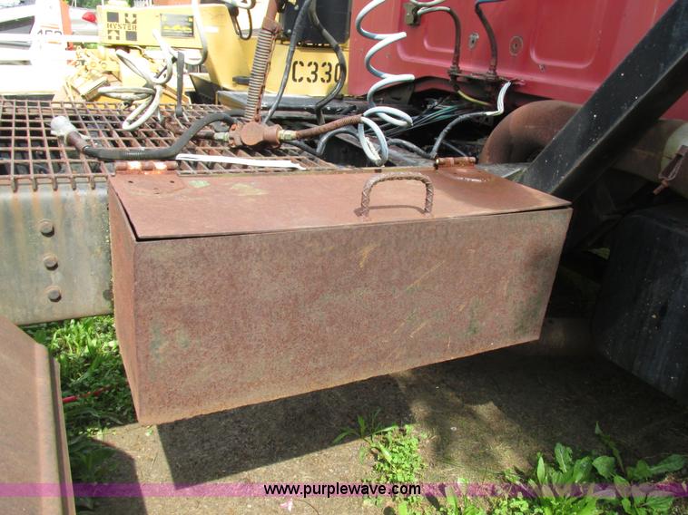 image for item AN9056 1981 GMC Brigadier semi truck