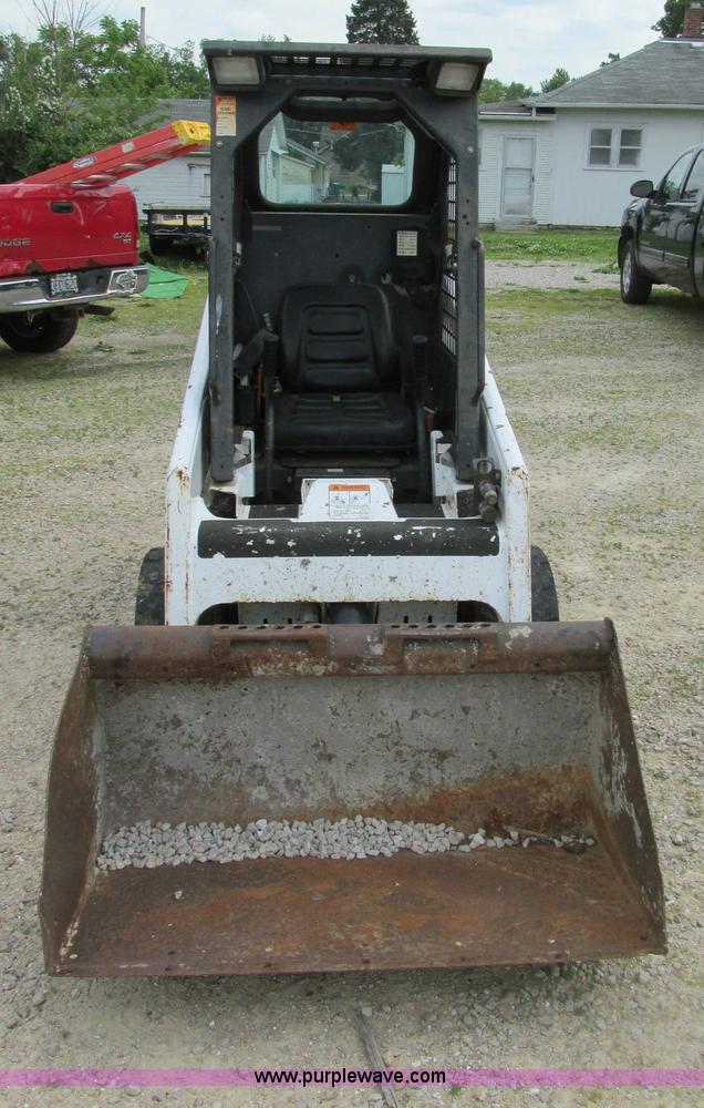 image for item AN9057 2004 Bobcat 463 skid steer