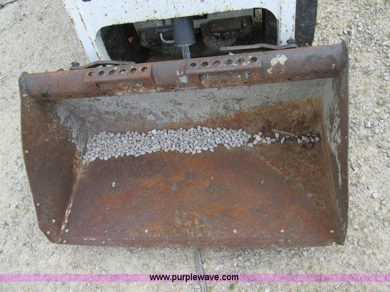 image for item AN9057 2004 Bobcat 463 skid steer