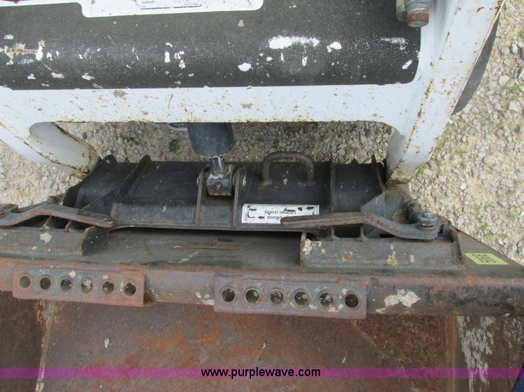 image for item AN9057 2004 Bobcat 463 skid steer