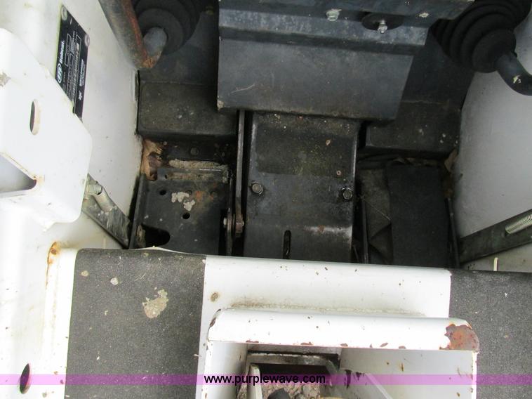image for item AN9057 2004 Bobcat 463 skid steer