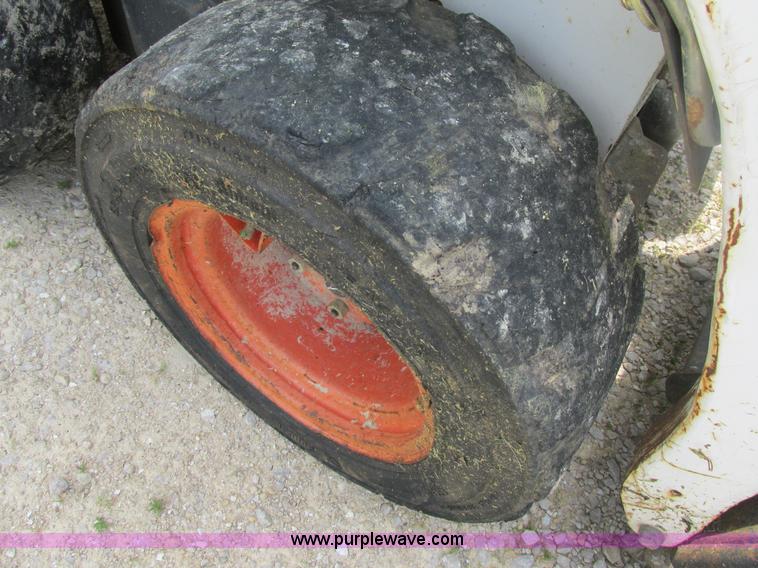 image for item AN9057 2004 Bobcat 463 skid steer
