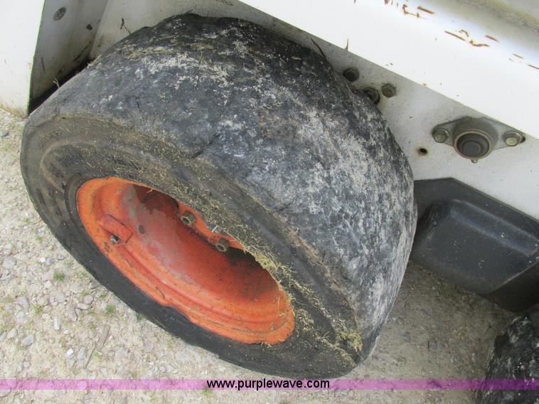 image for item AN9057 2004 Bobcat 463 skid steer