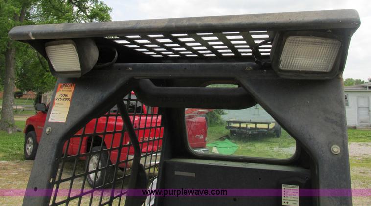 image for item AN9057 2004 Bobcat 463 skid steer