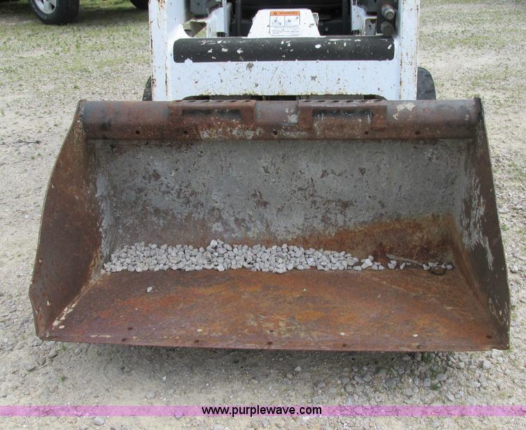 image for item AN9057 2004 Bobcat 463 skid steer
