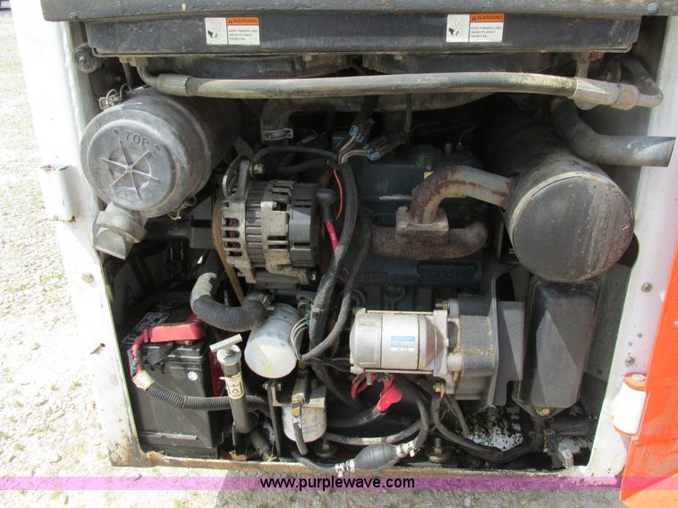 image for item AN9057 2004 Bobcat 463 skid steer