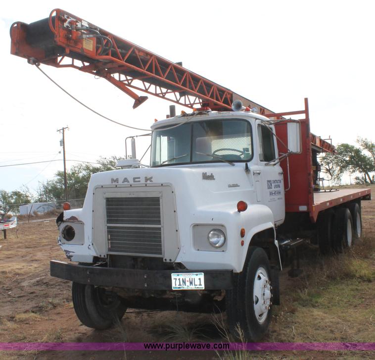 image for item C3873 1972 Mack conveyor lift truck