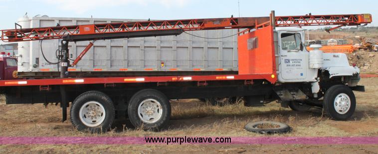 image for item C3873 1972 Mack conveyor lift truck