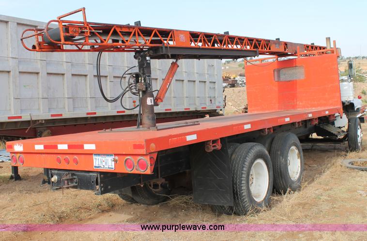 image for item C3873 1972 Mack conveyor lift truck