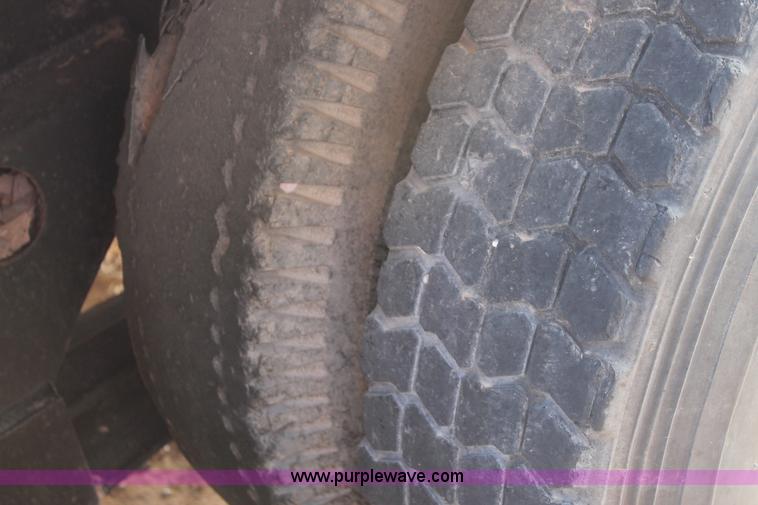 image for item C3873 1972 Mack conveyor lift truck