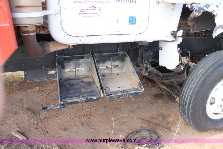 image for item C3873 1972 Mack conveyor lift truck