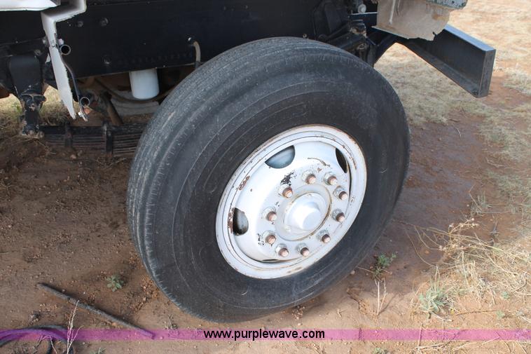 image for item C3873 1972 Mack conveyor lift truck