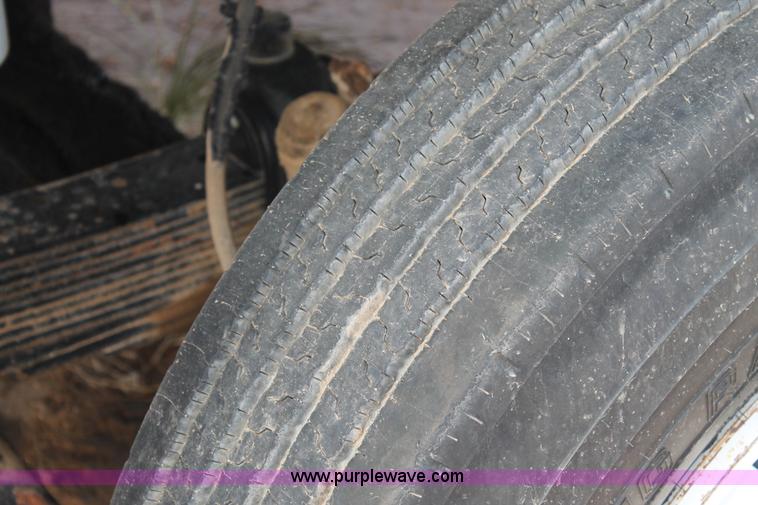 image for item C3873 1972 Mack conveyor lift truck