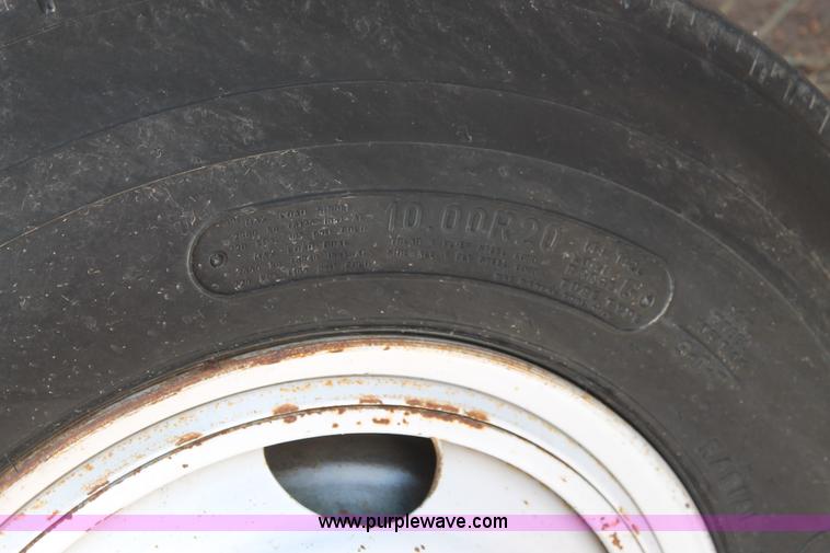 image for item C3873 1972 Mack conveyor lift truck