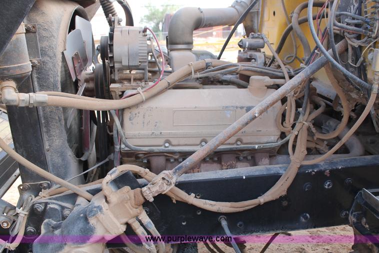 image for item C3873 1972 Mack conveyor lift truck