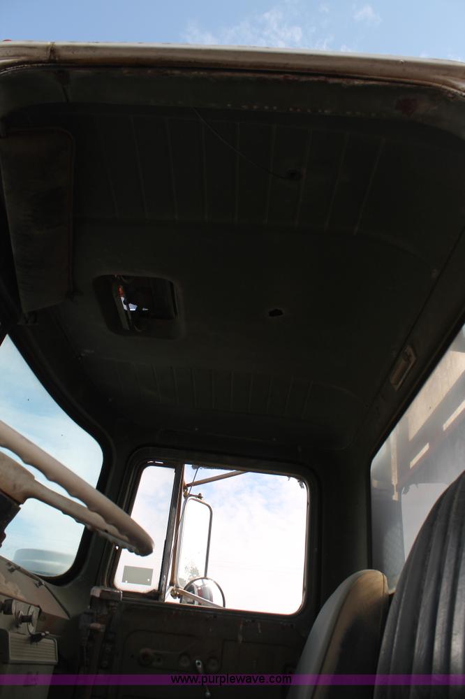 image for item C3873 1972 Mack conveyor lift truck