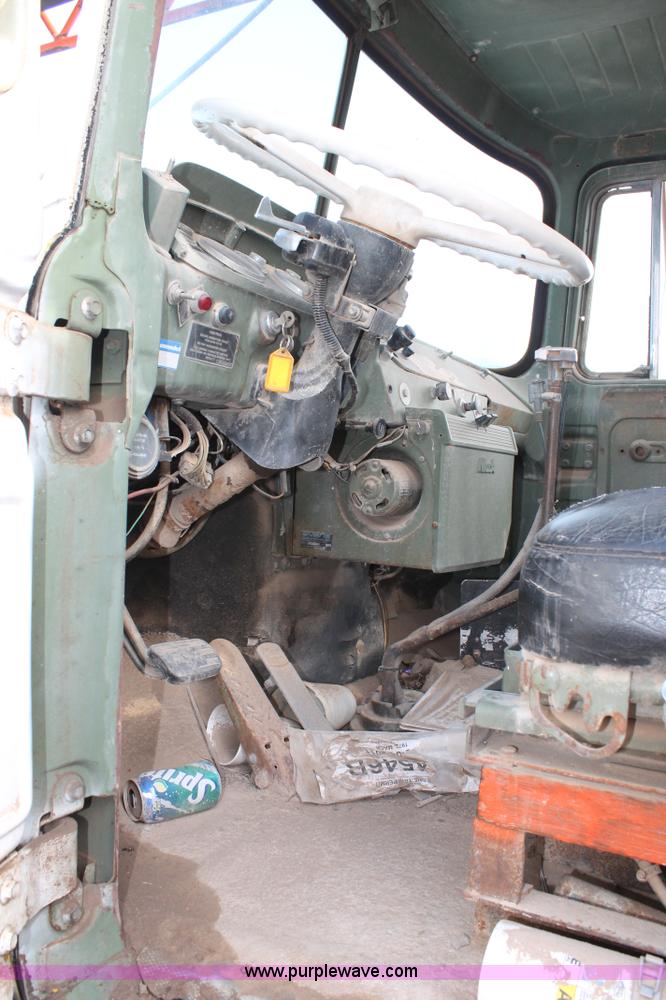 image for item C3873 1972 Mack conveyor lift truck