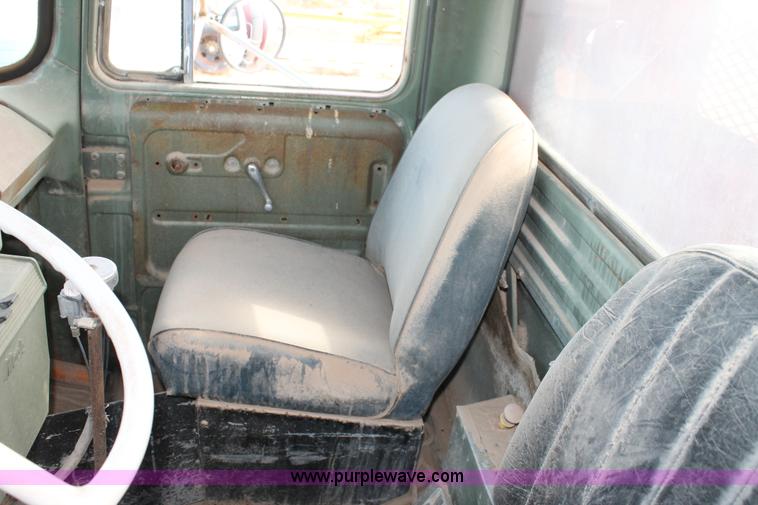 image for item C3873 1972 Mack conveyor lift truck