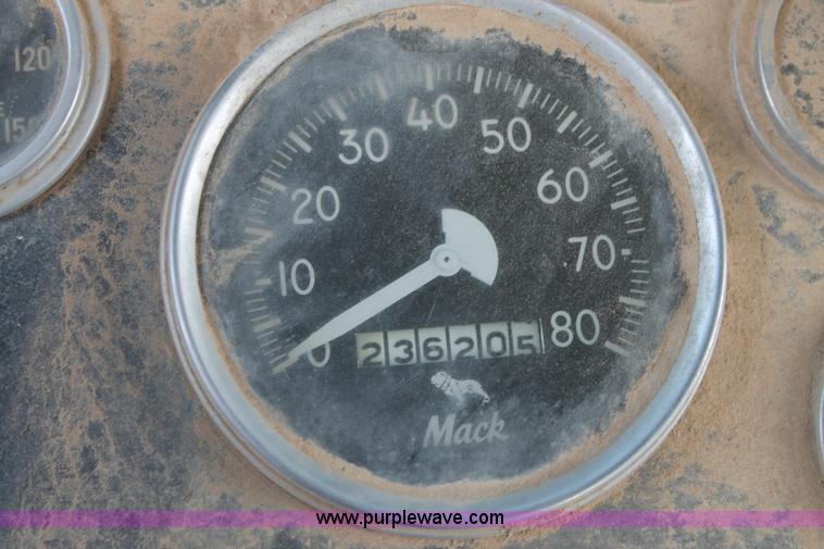 image for item C3873 1972 Mack conveyor lift truck