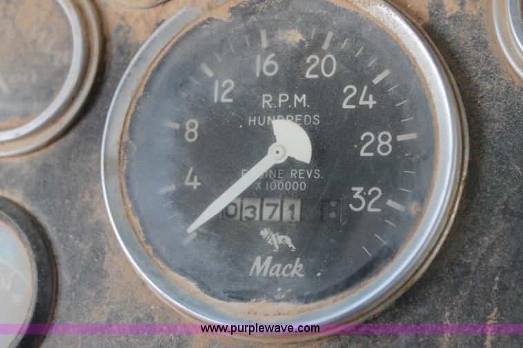 image for item C3873 1972 Mack conveyor lift truck