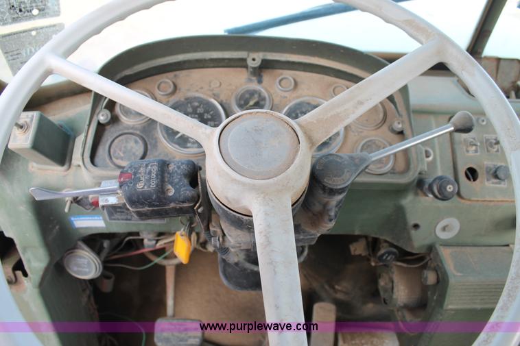 image for item C3873 1972 Mack conveyor lift truck