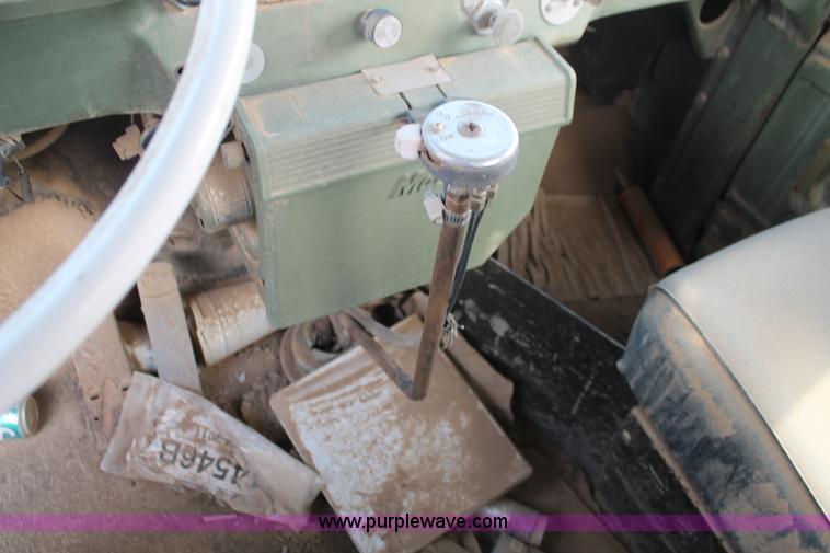 image for item C3873 1972 Mack conveyor lift truck