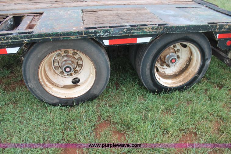 image for item C3883 1984 Landoll drop deck trailer