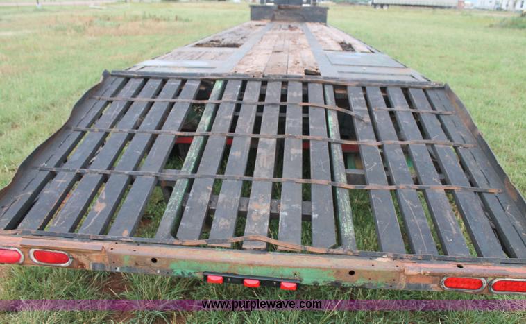 image for item C3883 1984 Landoll drop deck trailer
