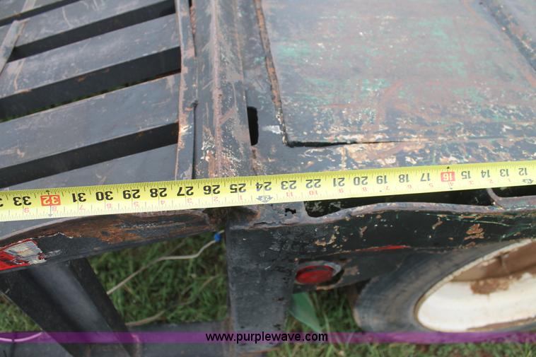 image for item C3883 1984 Landoll drop deck trailer