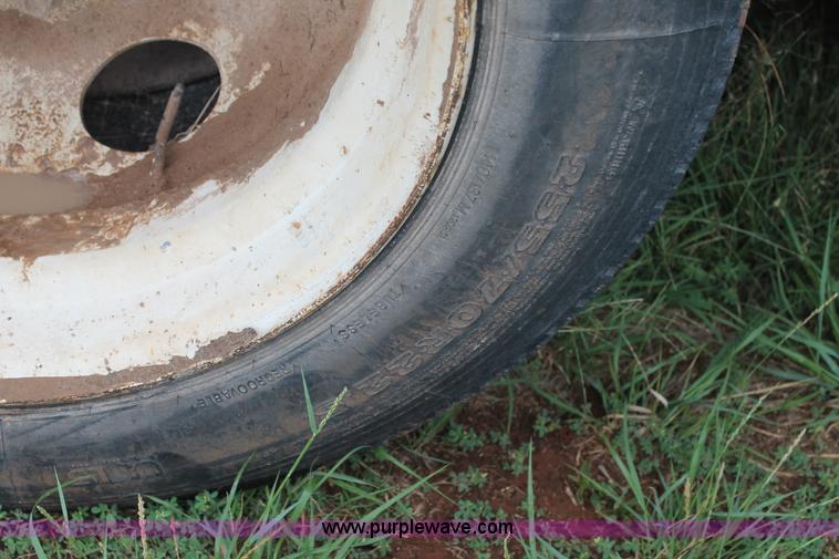 image for item C3883 1984 Landoll drop deck trailer