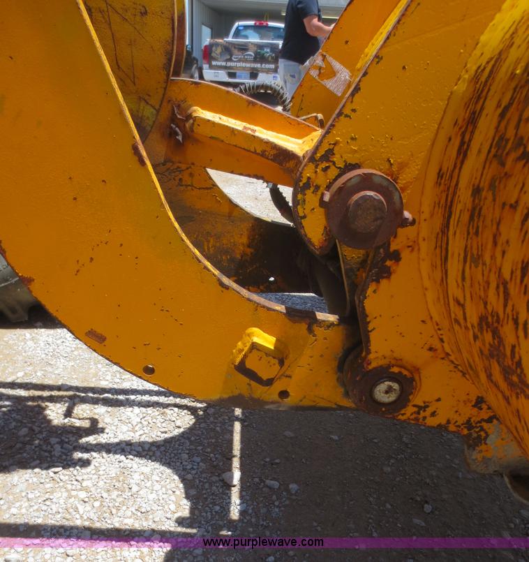 image for item D2070 1995 JCB 409 wheel loader