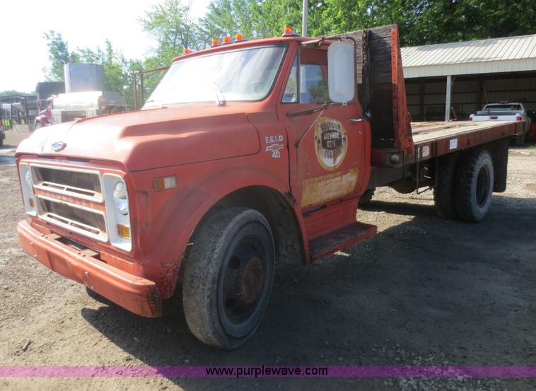 image for item D2075 1968 Chevrolet C40 flatbed truck