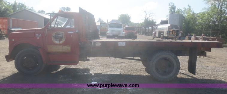 image for item D2075 1968 Chevrolet C40 flatbed truck