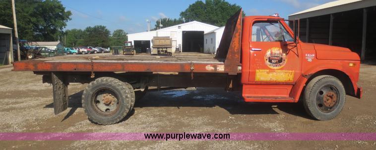 image for item D2075 1968 Chevrolet C40 flatbed truck