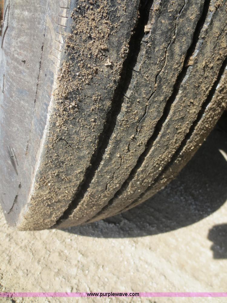 image for item D2076 1971 International Cargostar oil distribution truck